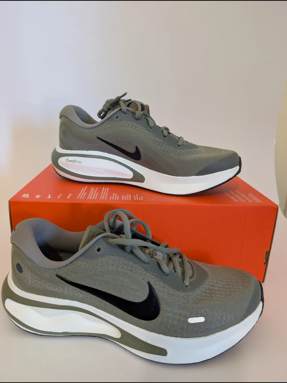 Nike Journey Run Olive Green Unisex Men's Size 8 Womens 9.5 BOX No Lid